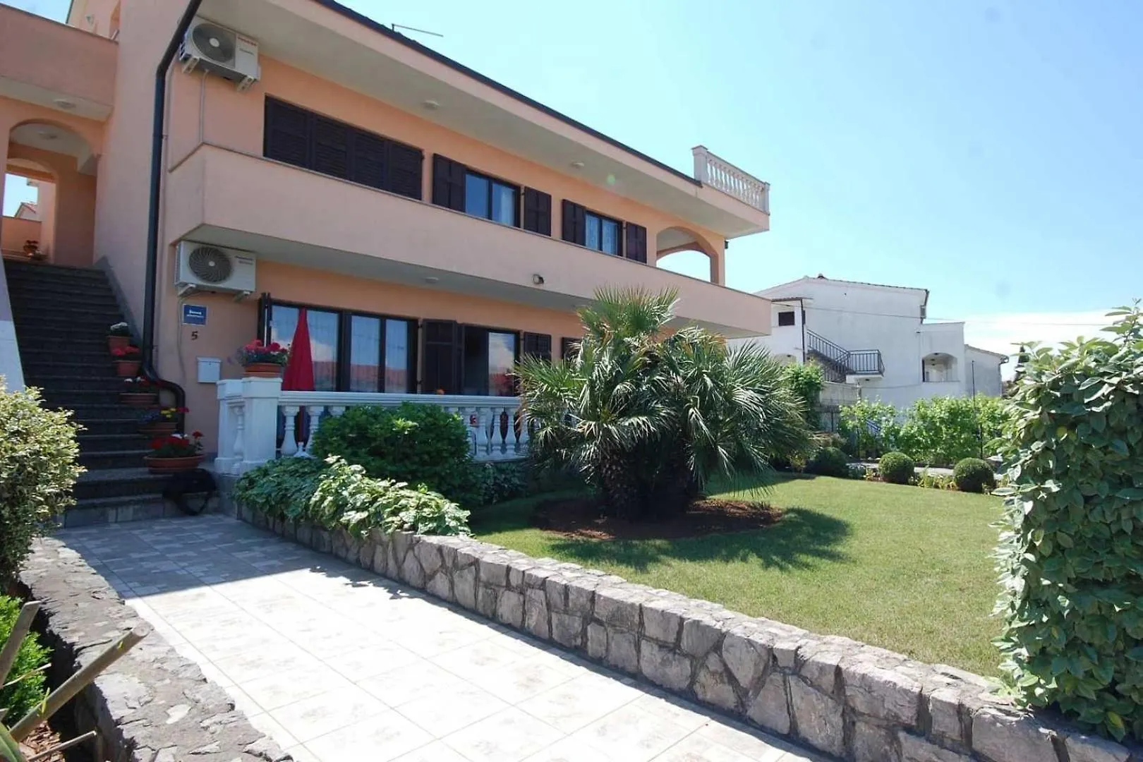 Apartments With A Parking Space Njivice, Krk - 21860