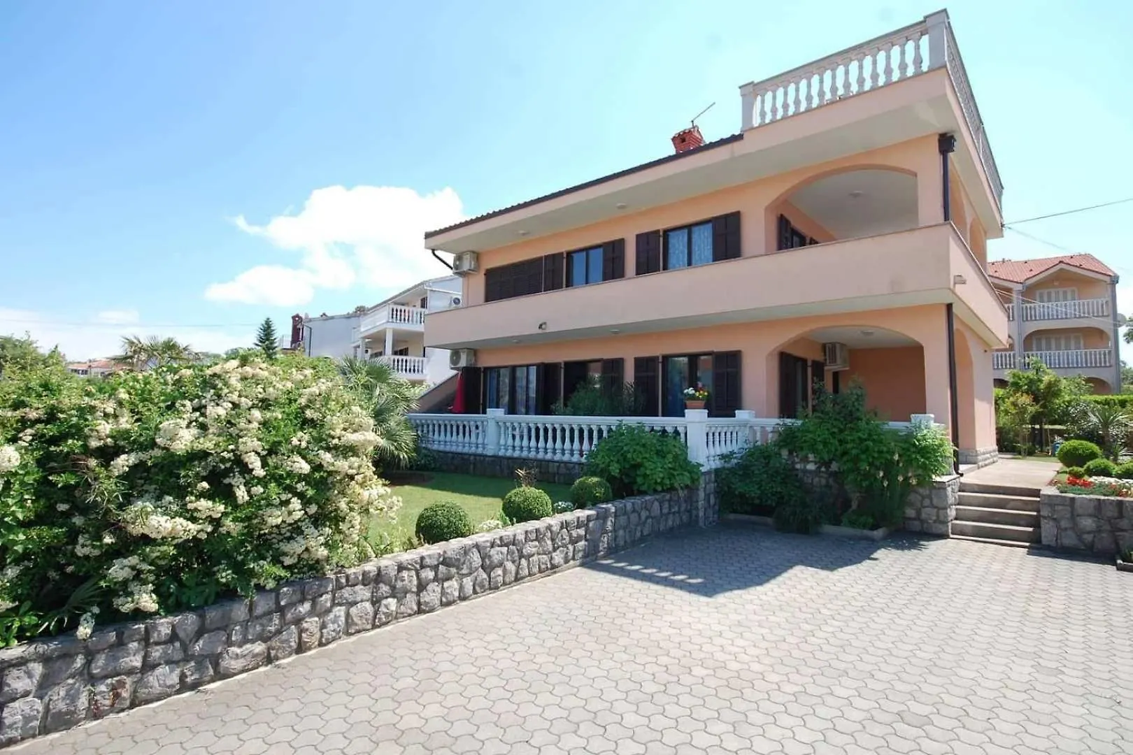Apartments With A Parking Space Njivice, Krk - 21860